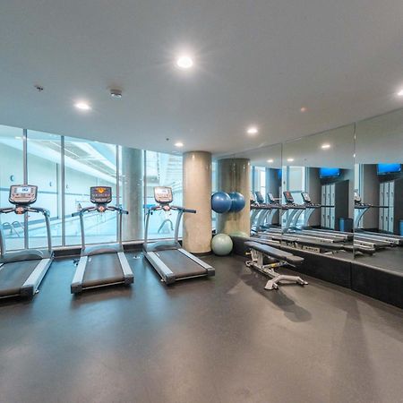 Central 1-Bedroom Apartment With Pool, Jacuzzi & Sauna แวนคูเวอร์ ภายนอก รูปภาพ